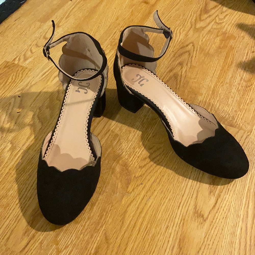 Journee Collection black heels size 8